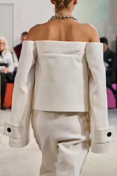 Look 125